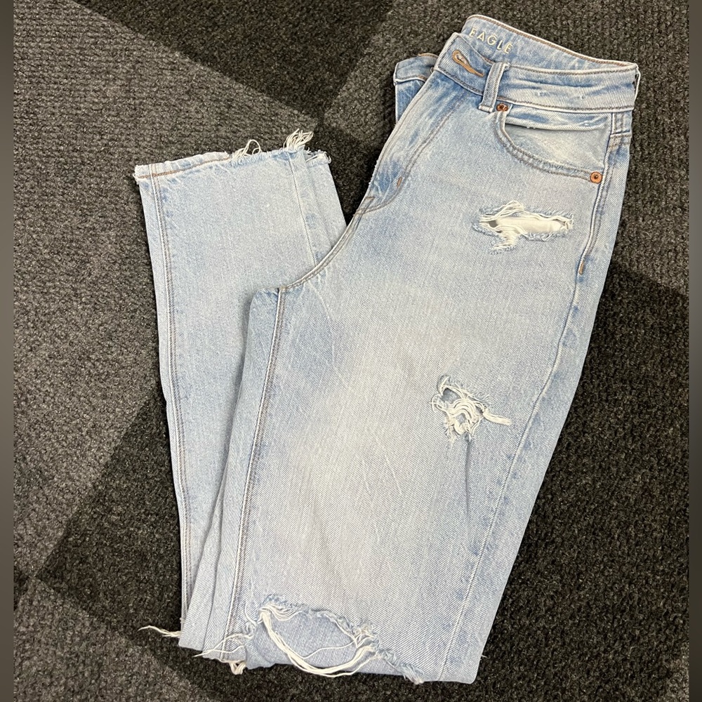 American Eagle Mom Jeans
Women’s 00 Regular